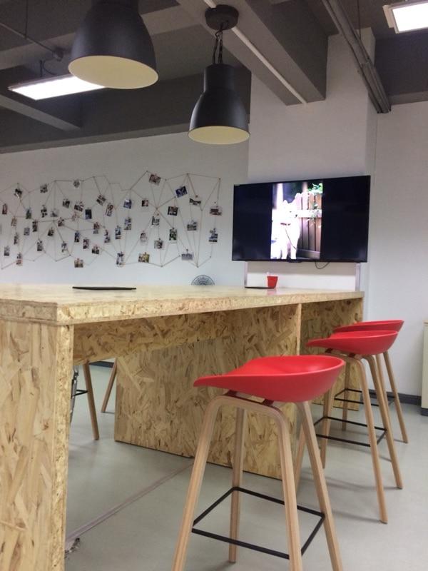 Minimalist Modern Design solid wood pp plastic bar chair northern wind fashion creative denmark counter stool Popular Furniture